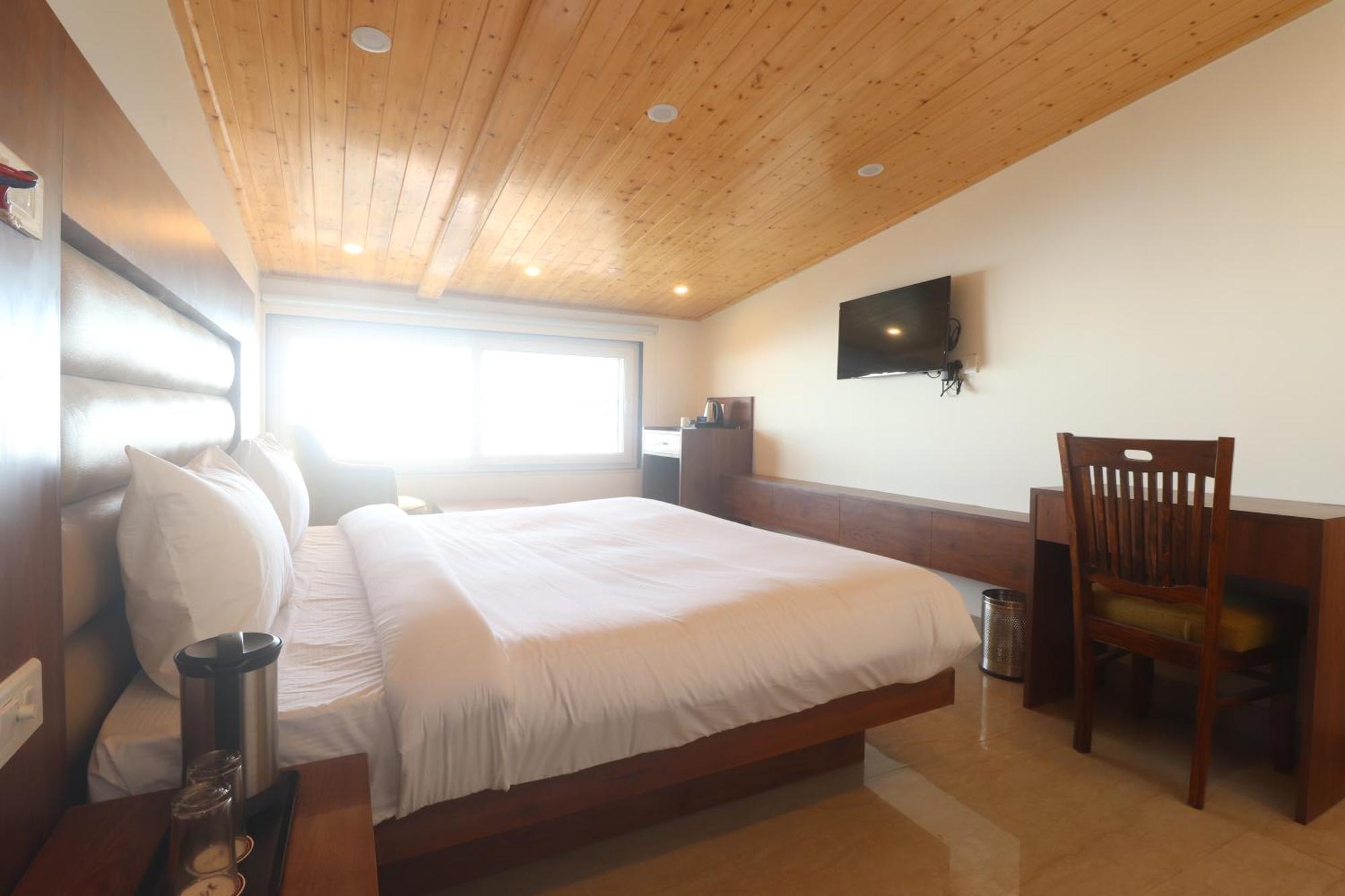 Hotel Mussoorie Heights Деградун Екстер'єр фото